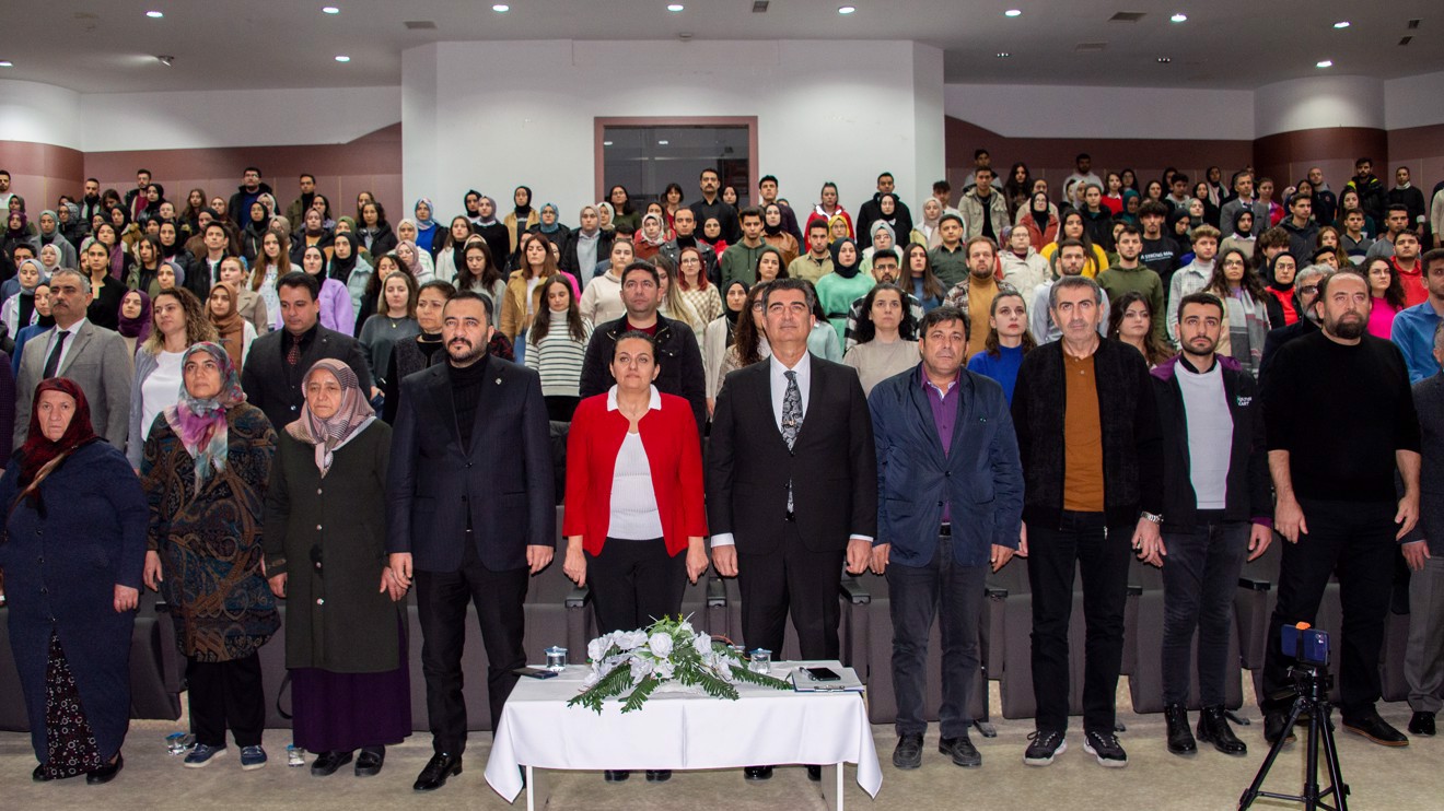 SÜ’de Düzenlenen Konferansta Şehitler Anıldı